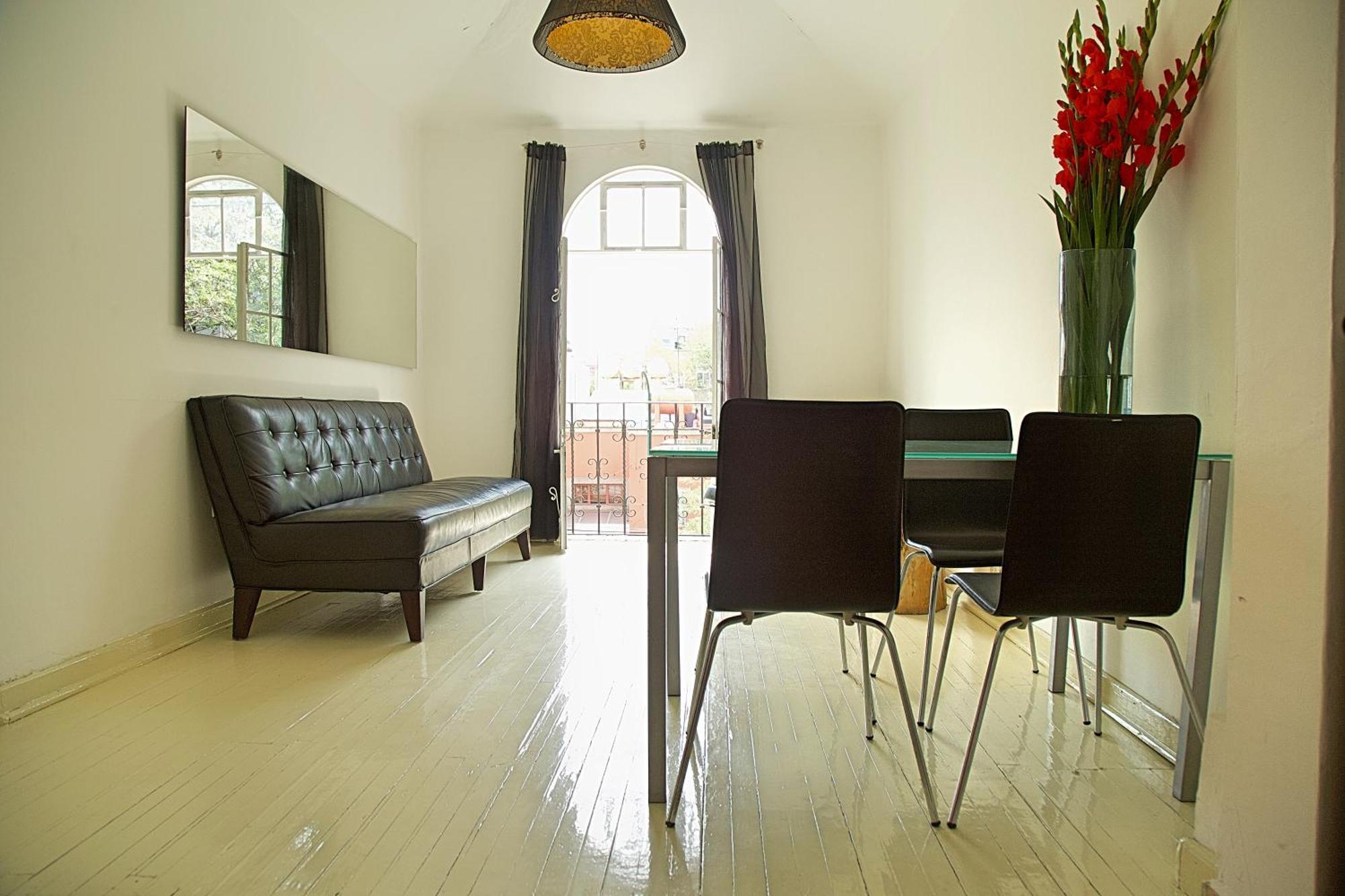 Bed & Breakfast Condesa Haus